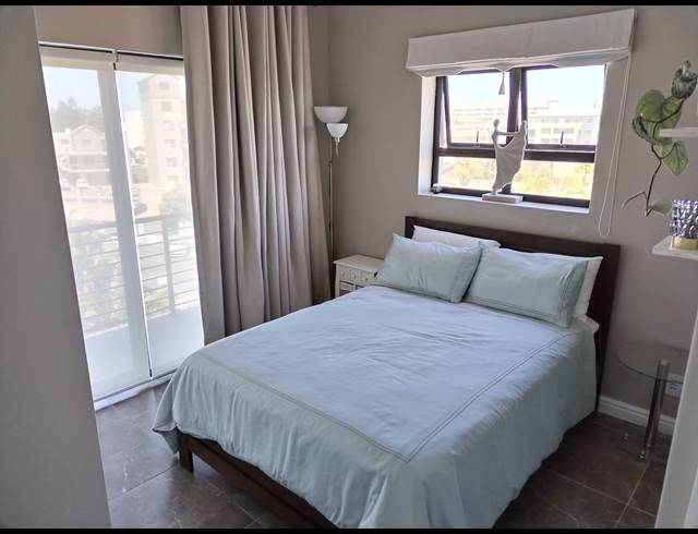 2 BEDROOM APARTMENT TO LET IN WAVES EDGE